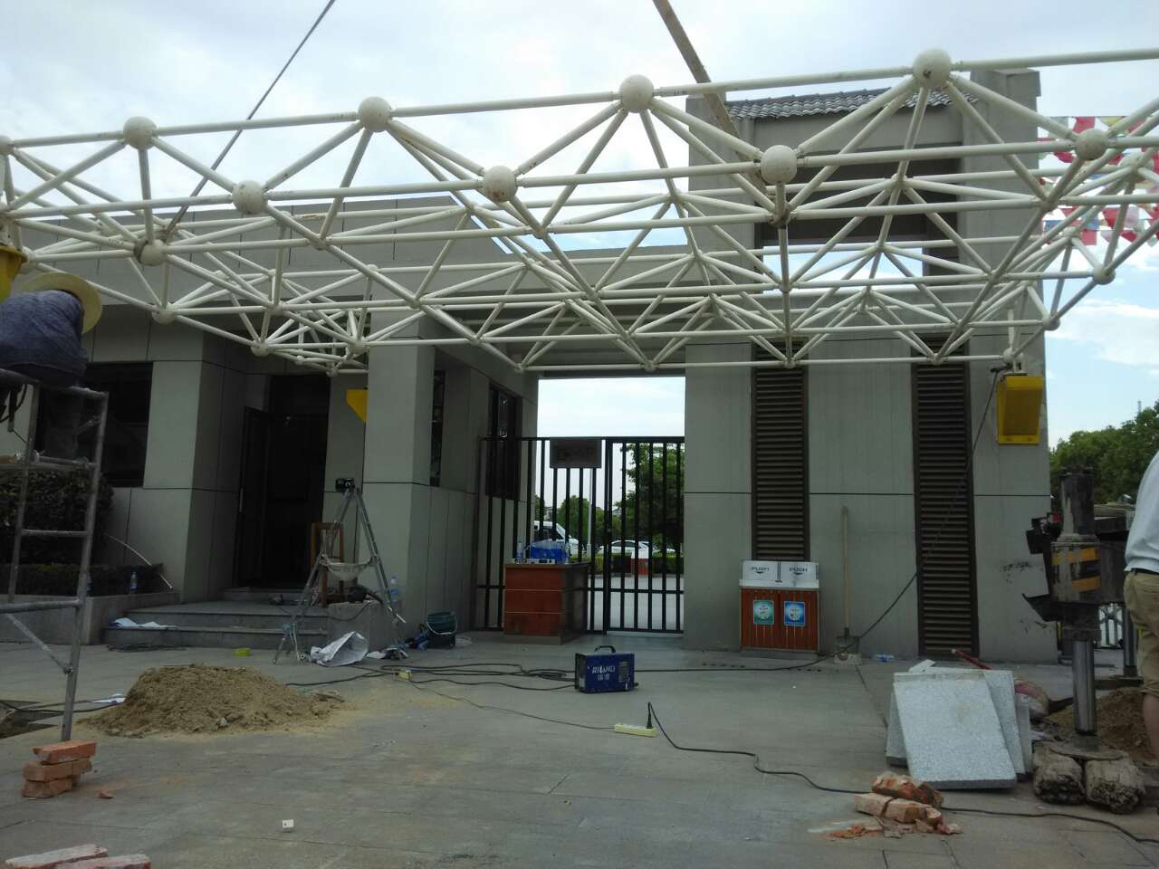 �ܶ������������